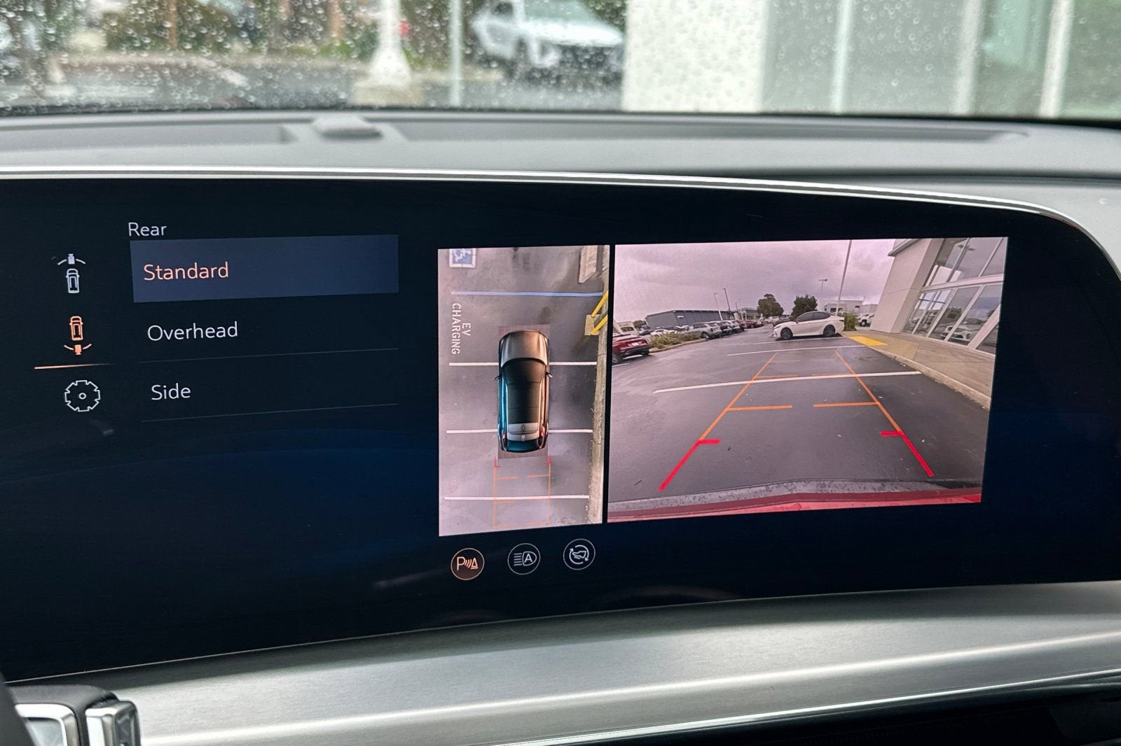 2025 Cadillac LYRIQ Sport 2