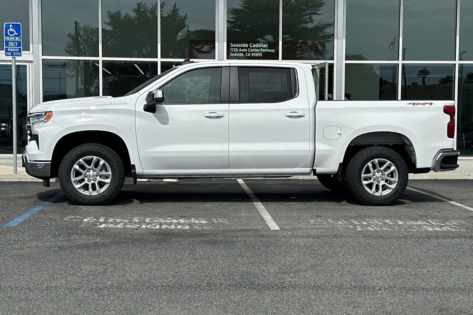 2025 Chevrolet Silverado 1500 LT (2FL)