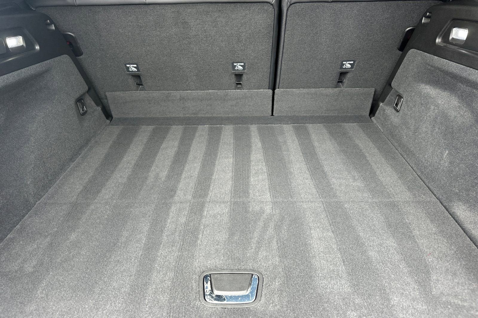 2025 Cadillac LYRIQ Sport 2