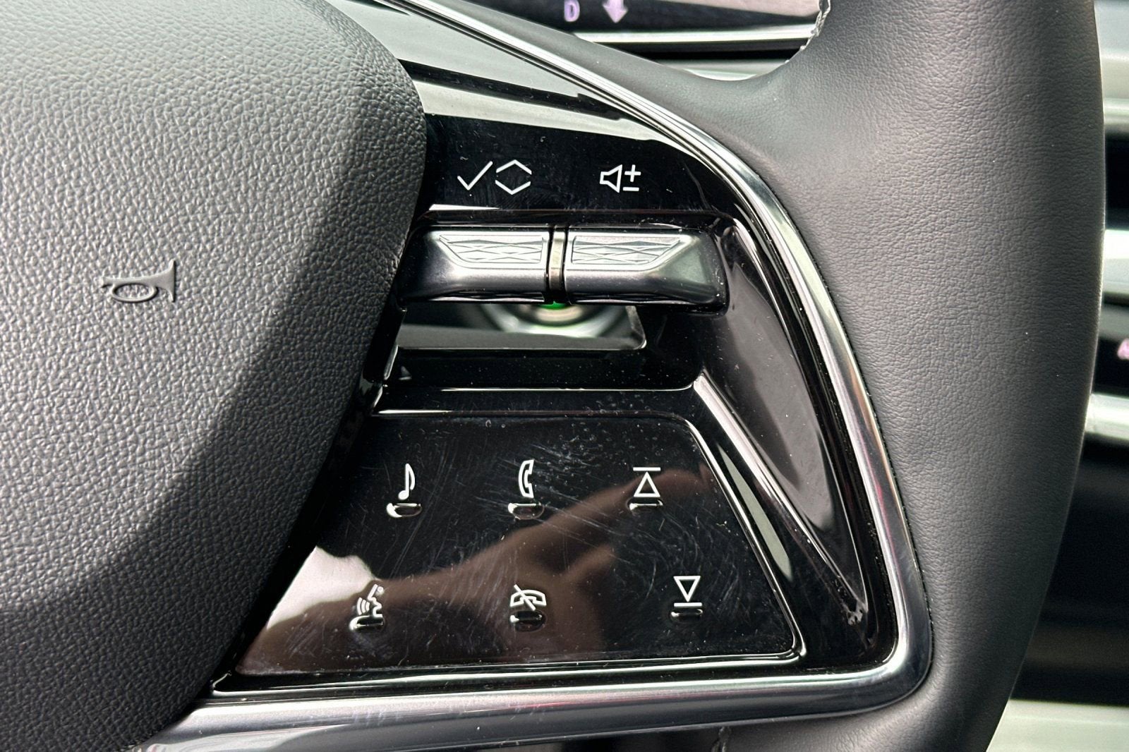 2025 Cadillac LYRIQ Sport 2