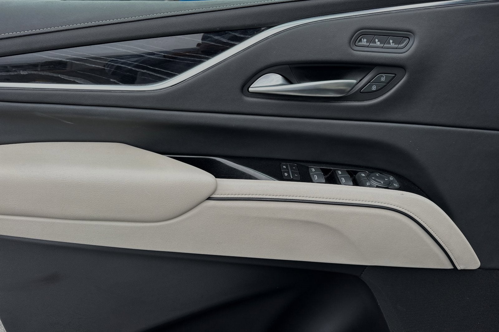 2023 Cadillac Escalade ESV Sport