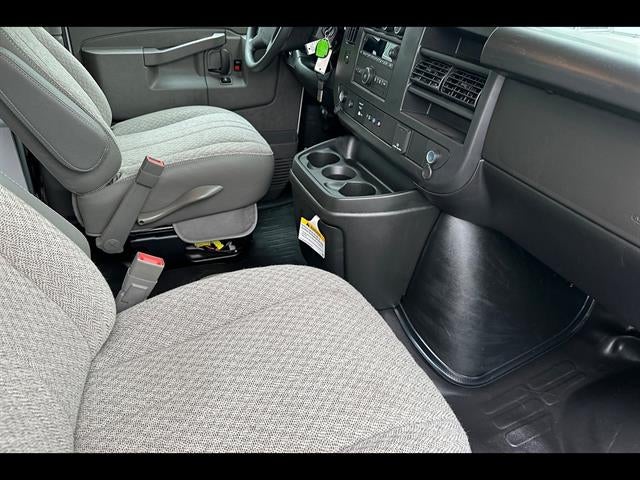 2026 Chevrolet Express Cutaway 3500 1WT
