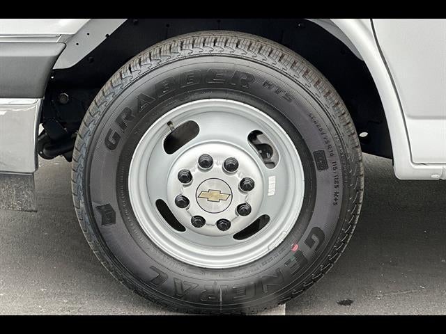 2026 Chevrolet Express Cutaway 3500 1WT