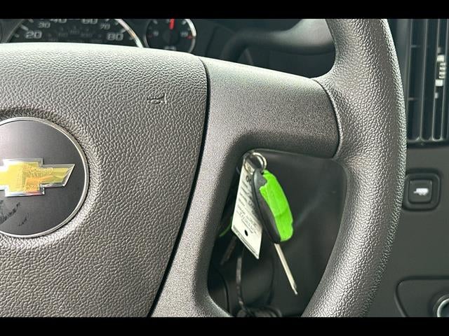 2026 Chevrolet Express Cutaway 3500 1WT
