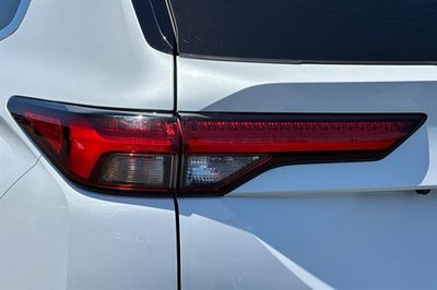 2024 Mitsubishi Outlander SE